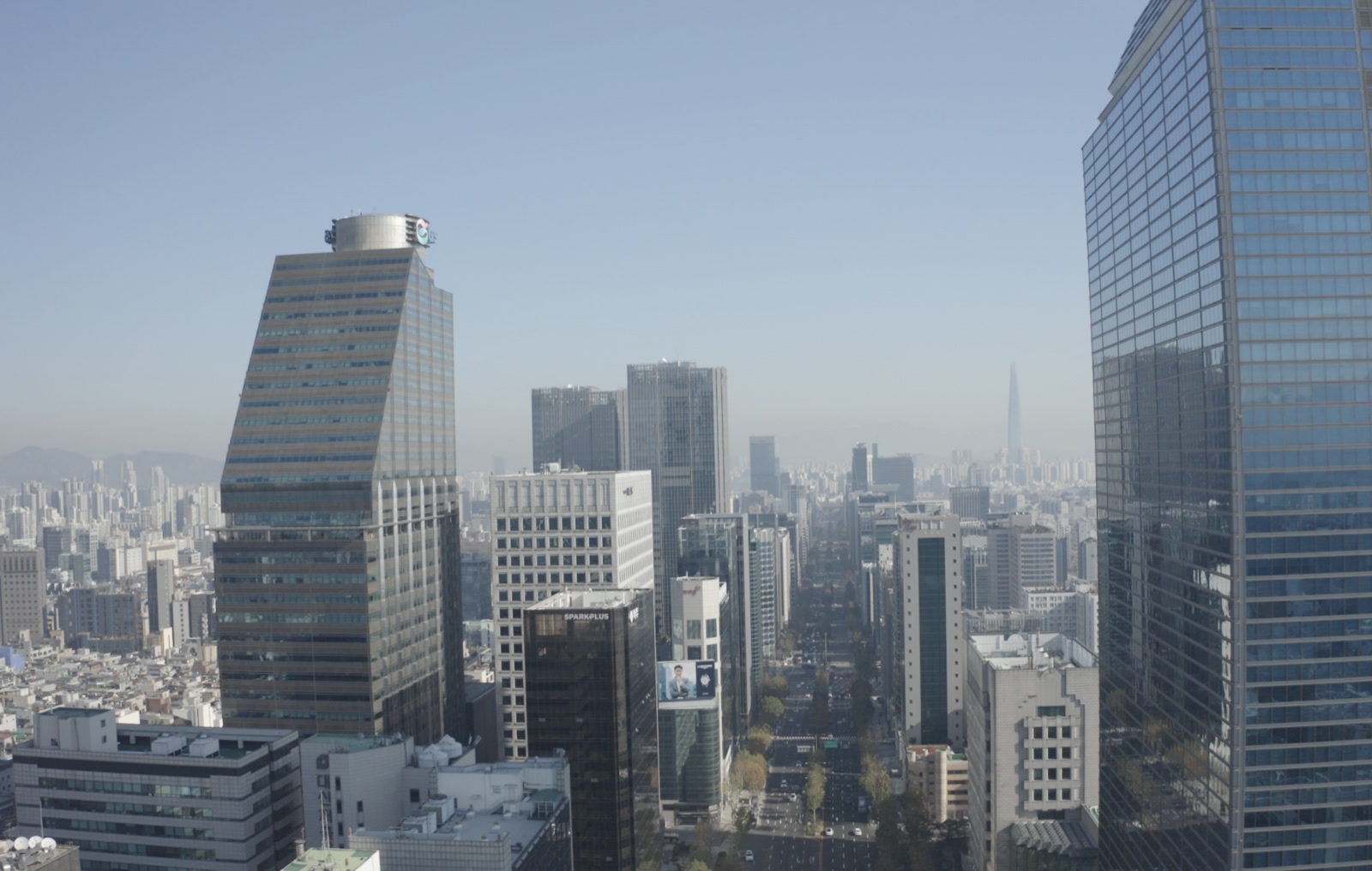 강남 업무 지구를 내려다본 도시 전경